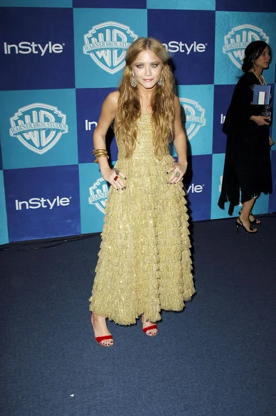 Mary Kate Olsen Bij Aankomsten Voor Stijl Warner Bros Studios — Stockfoto
