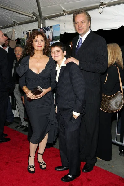 Susan Sarandon Tim Robbins Miles Robbins Aux Arrivées Pour Elizabethtown — Photo