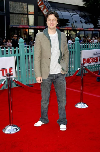 Zach Braff Chegadas Para Chicken Little Premiere Capitan Theater Los — Fotografia de Stock