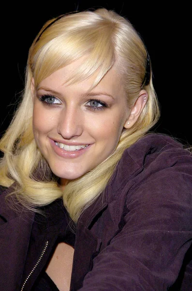 Ashlee Simpson Para Dentro Para Mim Signing Virgin Megastore Los — Fotografia de Stock