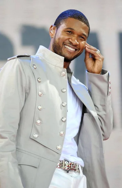 Usher Escenario Para Abc Gma Concert Con Usher Bryant Park — Foto de Stock