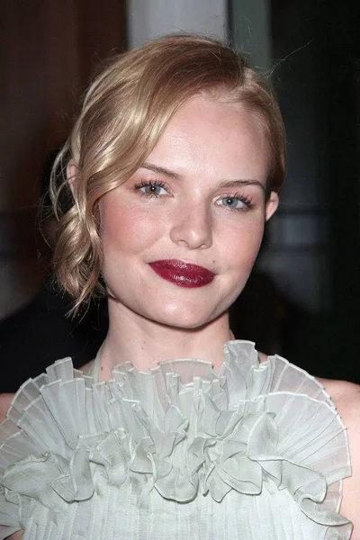 Kate Bosworth Vid Ankomst Till Food Bank För New York — Stockfoto