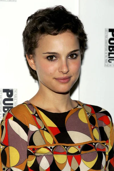 Natalie Portman Fiesta Public Theater Sings 50Th Anniversary Celebration Time — Foto de Stock