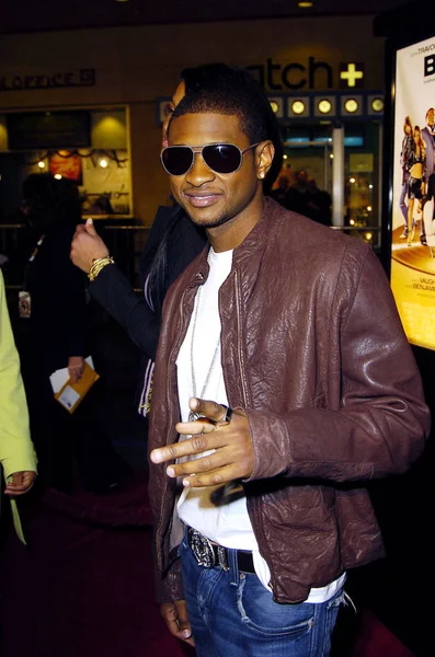 Usher Arrivals Cool Premiere Grauman Chinese Theater Los Angeles February — стокове фото