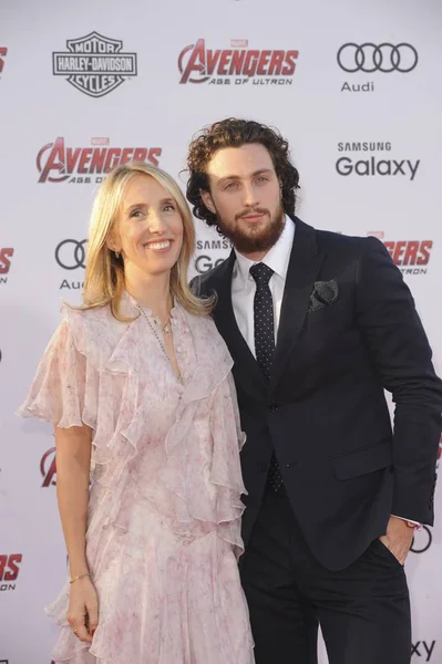 Sam Taylor Johnson Aaron Taylor Johnson Arrivals Avengers Age Ultron —  Fotos de Stock