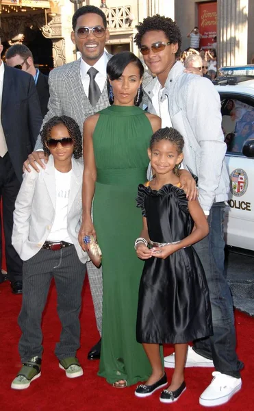 Smith Jada Pinkett Smith Willow Smith Jaden Smith Arrivals Hancock — Foto de Stock