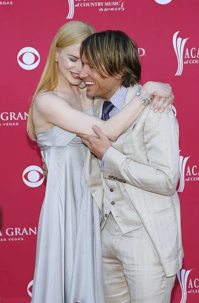 Nicole Kidman Ubrana Strój Yves Saint Laurent Keith Urban Przybyłych — Zdjęcie stockowe