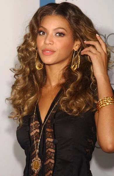 Beyonce Knowles Sklepie Wygląd Beyonce Knowles Wydawnictwa Solo Album Day — Zdjęcie stockowe