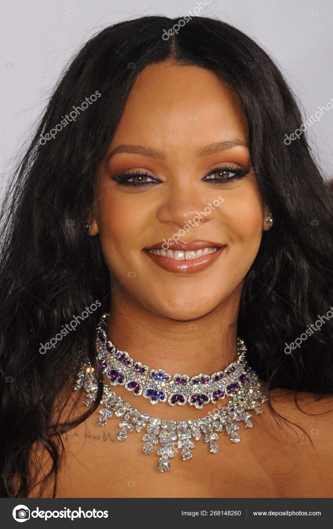 Rihanna Aux Arrivées Pour Rihannas 3Rd Annual Diamond Ball Cipriani — Photo  éditoriale par ©everett225 - #268148260, image size:1072x1700