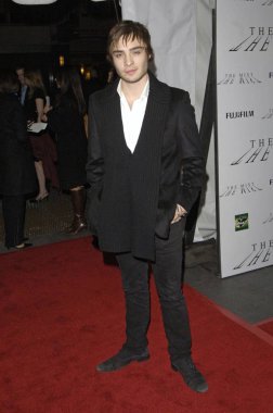 The Mist Premiere, Ziegfeld Tiyatrosu, New York, Ny, 12 Kasım 2007 için gelenler Ed Westwick. Fotoğraf: Patrick Callahan / Everett Koleksiyonu