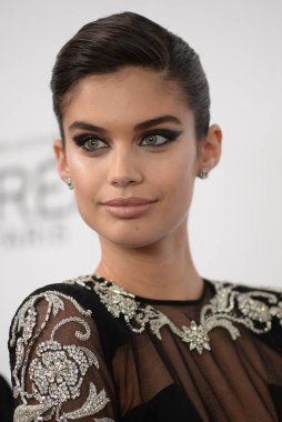 Sara Sampaio 2017 Glamour Yılın Kadınları Ödülleri - Bölüm 2, Kings Theatre, Brooklyn, Ny 13 Kasım 2017 için geliyor. Fotoğraf: Kristin Callahan / Everett Koleksiyonu