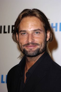 Josh Holloway Venedik Merchant 2004 gösteriminde, Los Angeles, Ca, Kasım 9, 2004. (Michael Germana/Everett Collection tarafından fotoğraf)