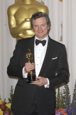 Colin Firth (En Iyi performans bir aktör tarafından Kral ' 'S Speech için önde gelen rol) 83Rd Academy Awards Oscars-basın odası, Kodak Theatre, Los Angeles, CA 27 Şubat 2011 için basın odasında. Fotoğraf: Elizabeth Goodenough/Everett Collec