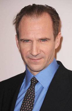 Ralph Fiennes Coriolanus Premiere için gelenler, Paris Tiyatrosu, New York, Ny Ocak 17, 2012. Fotoğraf: Kristin Callahan / Everett Koleksiyonu