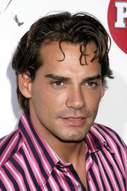 Cristian de la Fuente, Insanlar en Espanols 50 en güzel parti, capitale, New York, NY, Çarşamba, Mayıs 18, 2005 için gelenler. Fotoğraf: Rob Rich/Everett Collection 