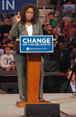 Oprah Winfrey Oprah Winfrey ile Demokratik Başkanlık İlköğretim için Barack Obama Kampanya Rallisi için katılım, Verizon Wireless Arena, Manchester, Nh, Aralık 09, 2007. Fotoğraf: Kristin Callahan / Everett Koleksiyonu