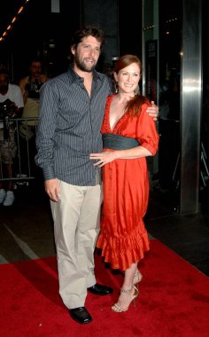 Julianne Moore, Bart Freundlich Defiance, Ohio Premiere, Loews Lincoln Square Theater, New York, Ny, 19 Eylül 2005 Of Prizewinner için gelenler. Fotoğraf: Brad Barket / Everett Koleksiyonu