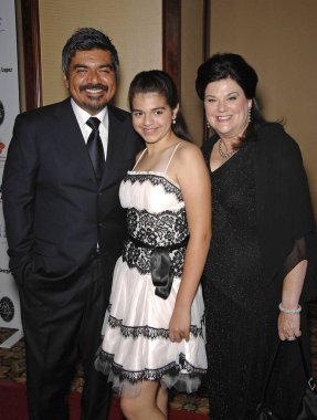George Lopez, Maya Lopez, Ann Lopez 29 Yıllık Yaşam Hediye Gala, Century Plaza Hotel, Los Angeles, Ca, Mayıs 18, 2008 için gelenler. Fotoğraf: Michael Germana / Everett Koleksiyonu