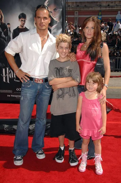 Antonio Sabato Family Arrivals Harry Potter Order Phoenix Premiere Grauman — Stock Photo, Image