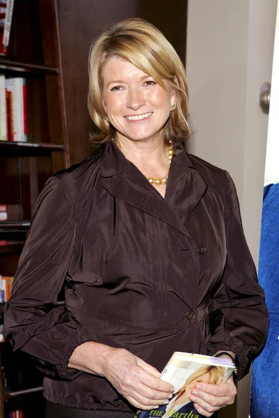 Tabloids Martha Stewart Martha Rules Reading Booksigning Barnes Noble Union — Fotografia de Stock