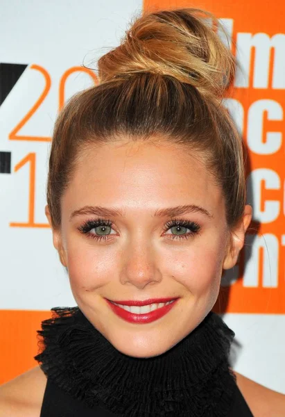 Elizabeth Olsen Las Llegadas Para Martha Marcy May Marlene Gala — Foto de Stock