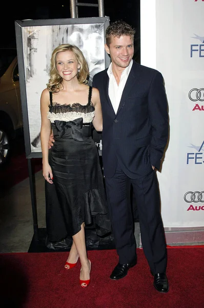 Reese Witherspoon Ryan Phillippe Agli Arrivi Walk Line Premiere All — Foto Stock