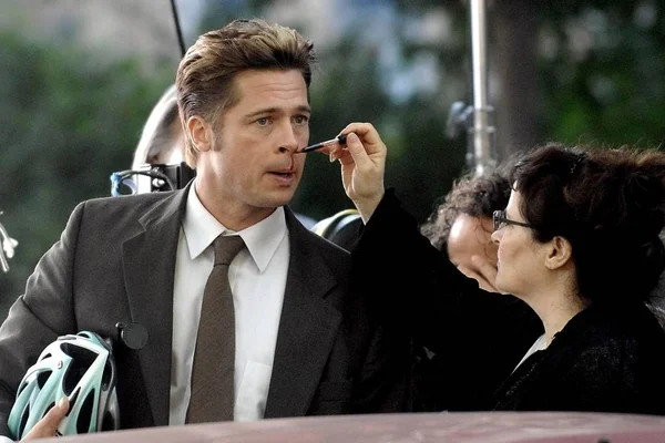 Brad Pitt Się Burn Czytaniu Filmowanie Lokalizacji Manhattan Nowy Jork — Zdjęcie stockowe
