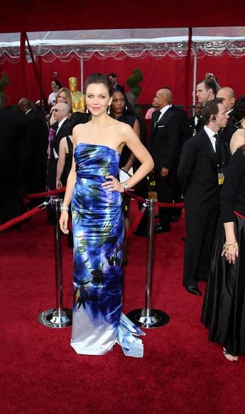 Maggie Gyllenhaal Vistiendo Vestido Dries Van Noten Las Llegadas Para — Foto de Stock