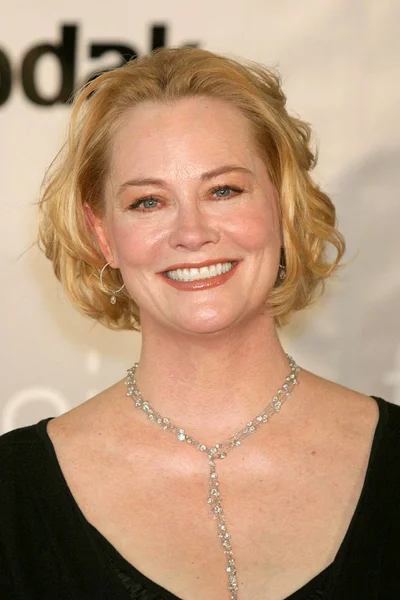 Cybill Shepherd Przy Przyjazdów 2005 Crystal Lucy Awards Beverly Hilton — Zdjęcie stockowe