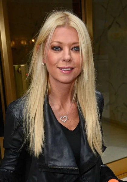 Tara Reid Bij Talkshow Verschijning Voor Celebrity Candids Pix11 Mon — Stockfoto