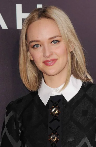 Jess Weixler Bei Der Ankunft Zur Noah Premiere Ziegfeld Theater — Stockfoto