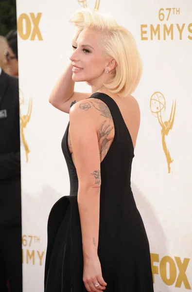 Bayan Gaga Primetime Emmy Awards 2015 Gelenler Microsoft Theater Eski — Stok fotoğraf
