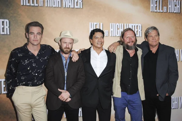 Chris Pine Ben Foster Gil Birmingham David Mackenzie Jeff Bridges — Stockfoto