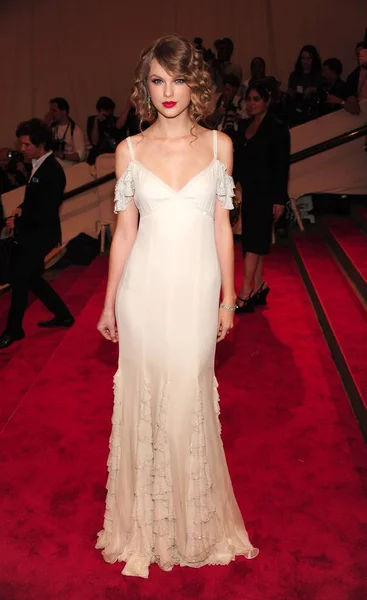Taylor Swift Mengenakan Gaun Oleh Ralph Lauren Arrival Part American — Stok Foto