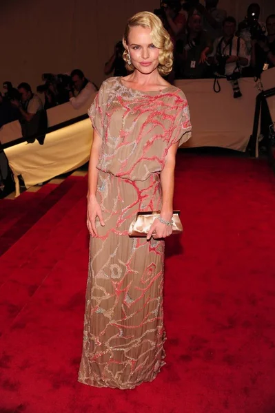 Kate Bosworth Einem Kleid Von Valentino Couture Bei Der Ankunft — Stockfoto