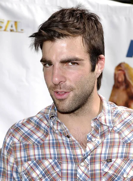 Zachary Quinto Arrivals Los Angeles Premiere Evan Almighty Gibson Amphitheatre — Stock Photo, Image