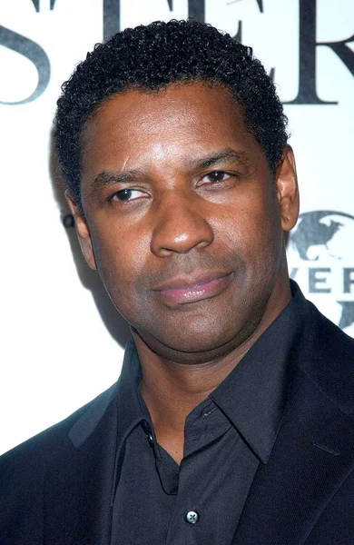 Denzel Washington Bij Aankomst Voor Premiere Van Amerikaanse Gangster Ten — Stockfoto