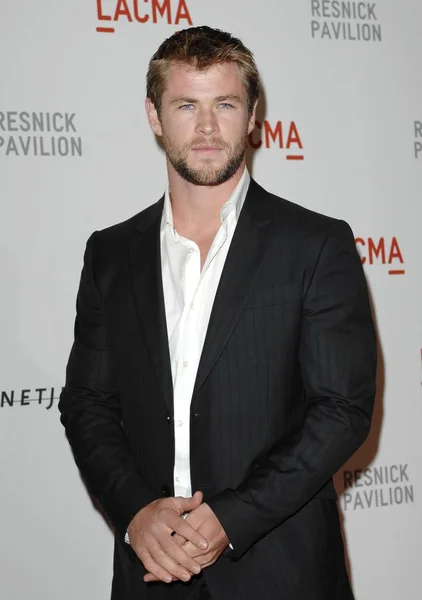 Chris Hemsworth Arrivals Lacma Unmasking Lynda Stewart Resnick Exhibition Pavilion — Stock Photo, Image