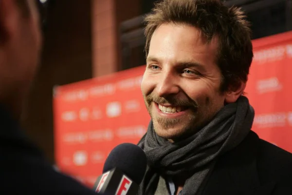 Bradley Cooper Przy Przyjazdów Słowa Premiera 2012 Sundance Film Festival — Zdjęcie stockowe