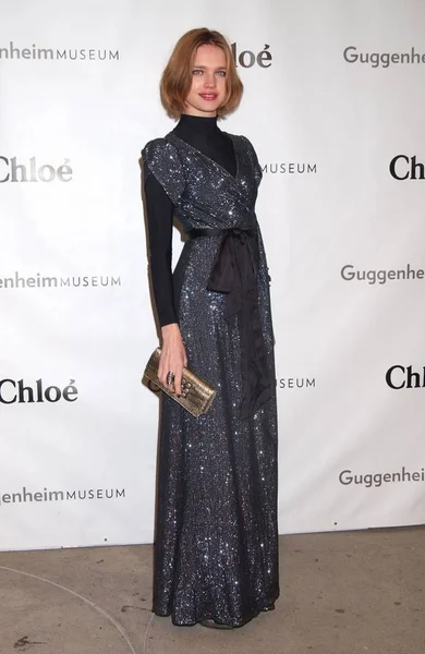 Natalia Vodianova Bir Diane Von Furstenberg Elbise Giyiyor Guggenheim Genç — Stok fotoğraf