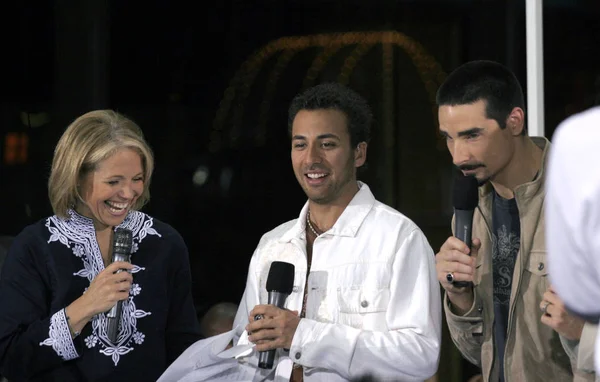 Katie Couric Howie Dorough Kevin Richardson Palco Para Nbc Today — Fotografia de Stock