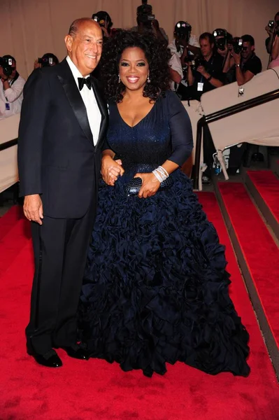 Oscar Renta Oprah Winfrey Vestindo Vestido Oscar Renta Chegadas Para — Fotografia de Stock