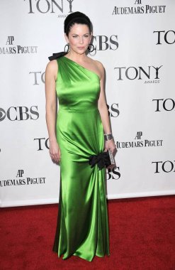 Lauren Graham at arrivals for 63rd Annual Tony Awards - ARRIVALS, Radio City Music Hall, New York, NY June 7, 2009. Photo By: Kristin Callahan/Everett Collection