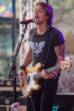 Keith Urban on stage for NBC Today Show Concert with Keith Urban, Rockefeller Plaza, New York, NY August 7, 2015. Photo By: Steven Ferdman/Everett Collection