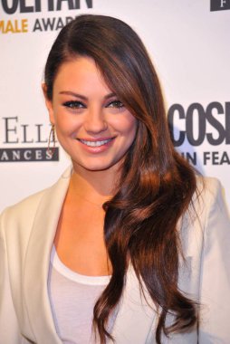 Mila Kunis 2011 parti, Mandarin Oriental Ballroom, New York, NY Mart 7, 2011 Cosmopolitan eğlenceli korkusuz erkekler için gelenler. Fotoğraf: Gregorio T. Binuya/Everett Collection