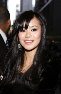 Katie Leung Harry Potter ve yangın prömiyeri, Ziegfeld Tiyatrosu, New York, NY, Cumartesi, Kasım 12, 2005 için gelen gelenler. Fotoğraf: Gregorio Binuya/Everett Collection