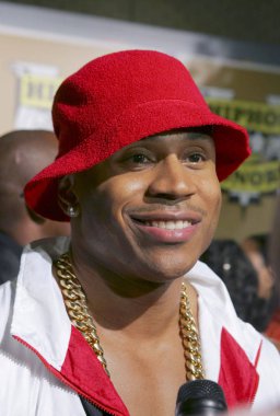 VH1 hip hop Honors Ödülleri, Hammerstein Ballroom, New York, NY, 22 Eylül 2005 için varışlarda LL Cool J. Fotoğraf: Gregorio Binuya/Everett Collection