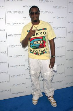 Islak Cumhuriyeti Havuz Partisi için gelenler Sean Diddy Combs, Mgm Grand Islak Cumhuriyeti, Las Vegas, Nv Mayıs 16, 2009. Fotoğraf: James Atoa / Everett Koleksiyonu