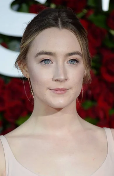 Saoirse Ronan Arrivals 70Th Annual Tony Awards 2016 Arrivals Beacon — стоковое фото