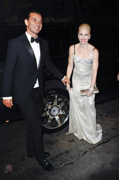 Gavin Rossdale Gwen Stefani Con Lame Gown Entra Mark Restaurant — Foto de Stock